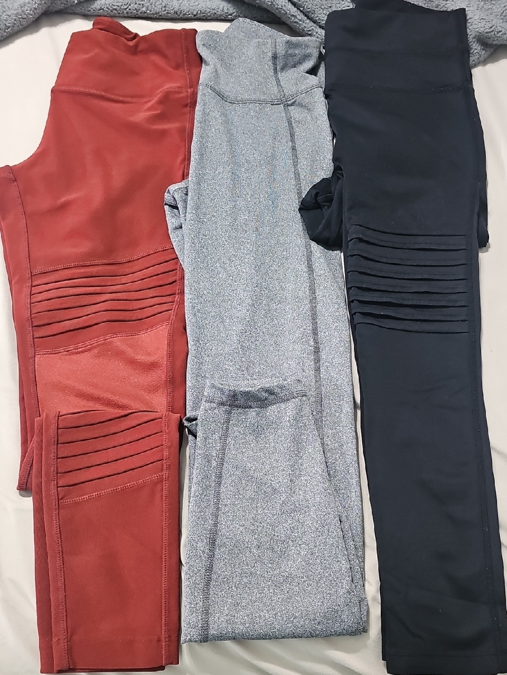 3 Pairs Leggings - Red, Gray, Black
